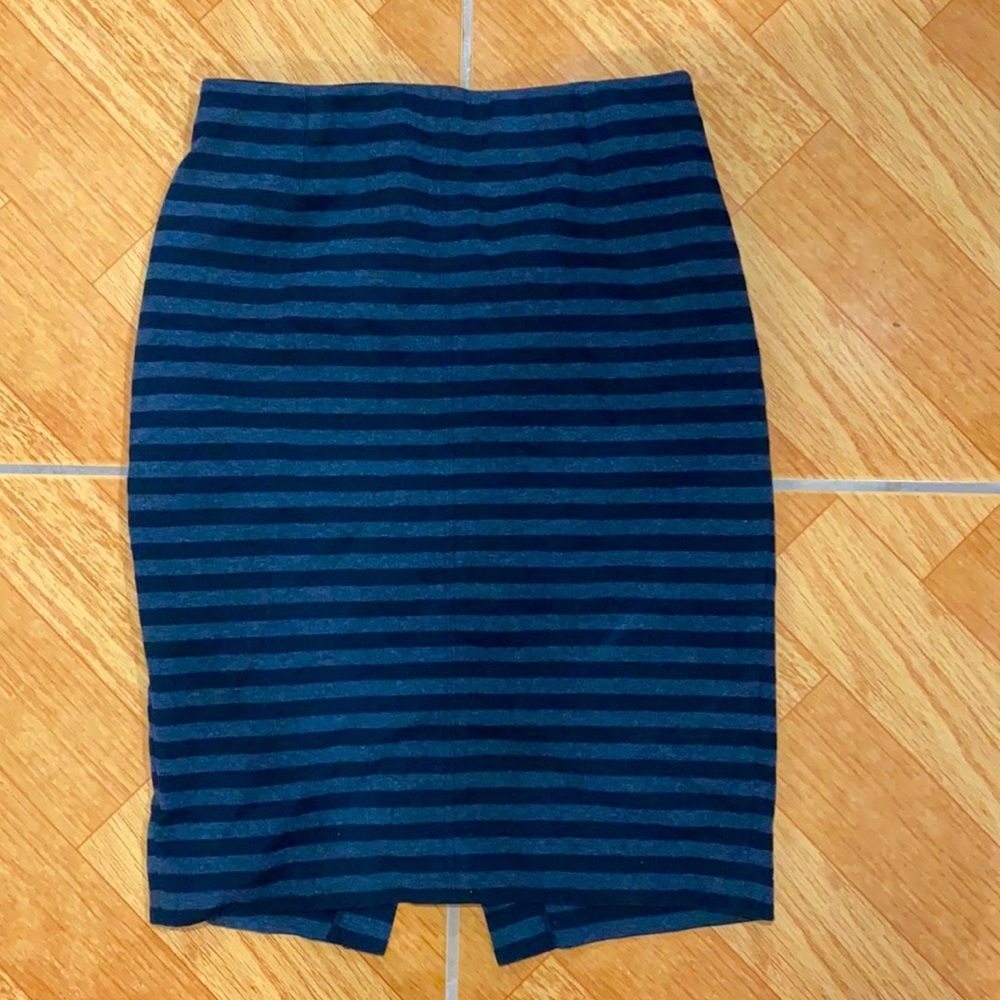 Uniqlo black and gray pencil skirt size: S